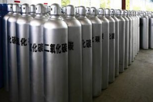 本文将介绍一些常见的鄂尔多斯工业特种气体装备的维护保养方法。
